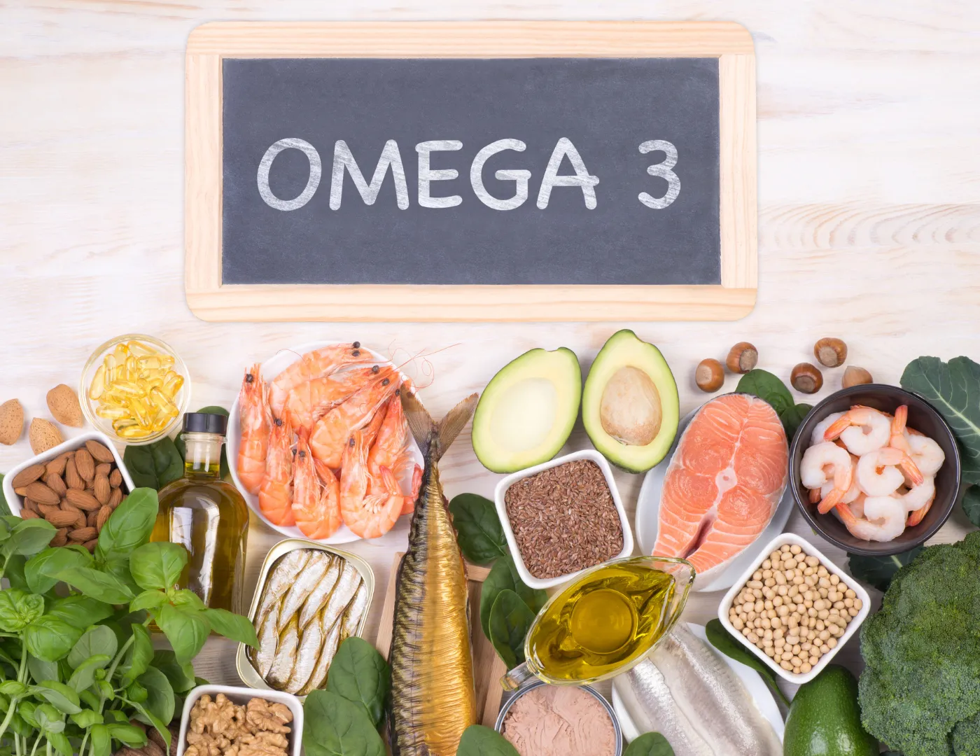 Persona sonriendo demostrando los beneficios del Omega 3 en el bienestar mental y cognitivo
